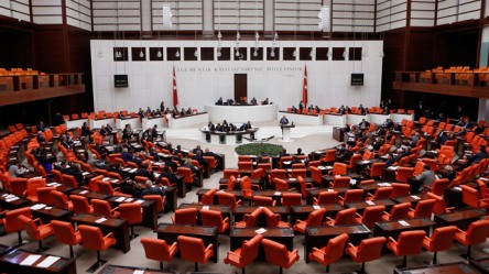Parlamento turco en plena votación